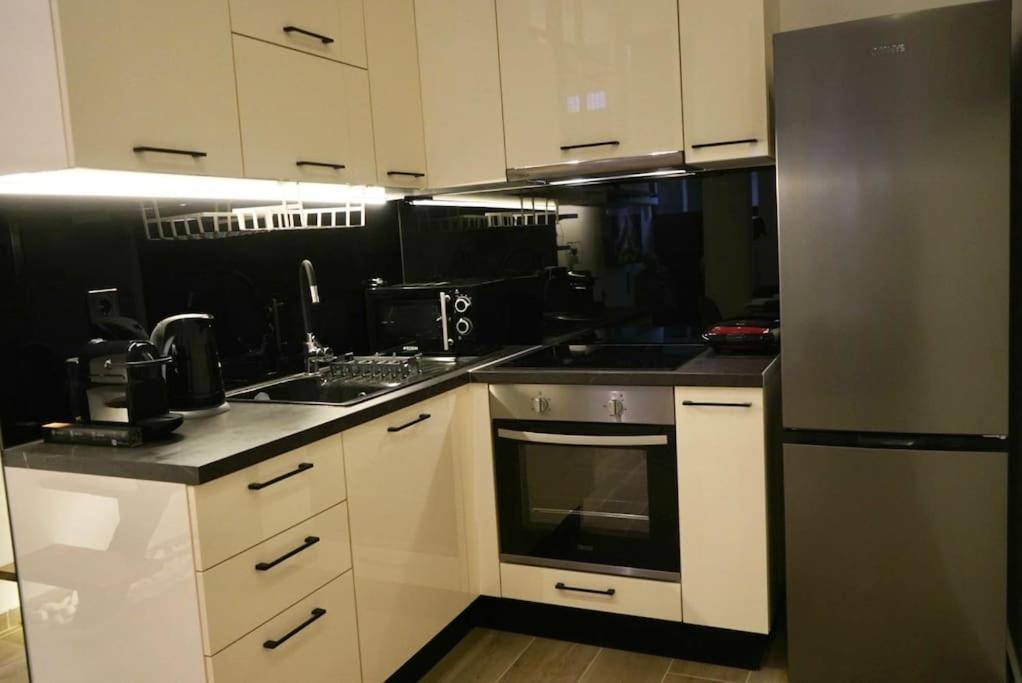 Апартаменты Cosy Loft Патра Экстерьер фото