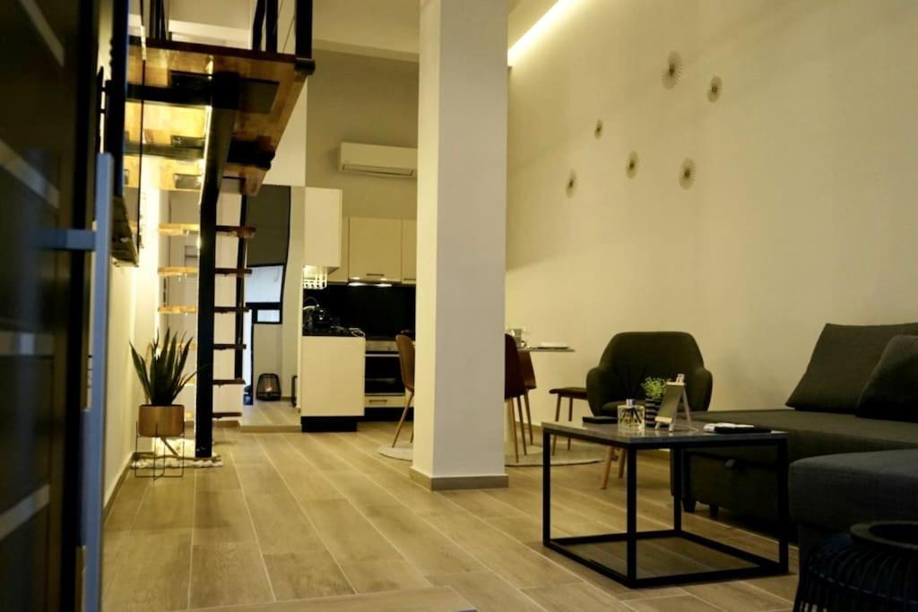 Апартаменты Cosy Loft Патра Экстерьер фото