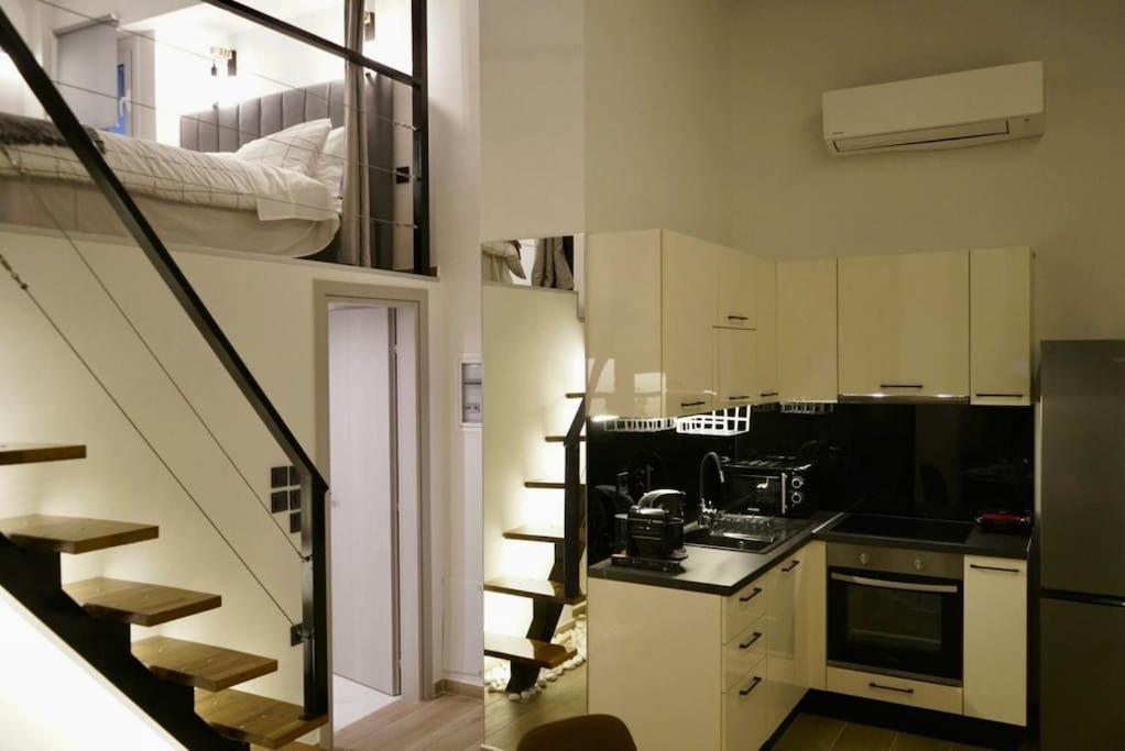 Апартаменты Cosy Loft Патра Экстерьер фото